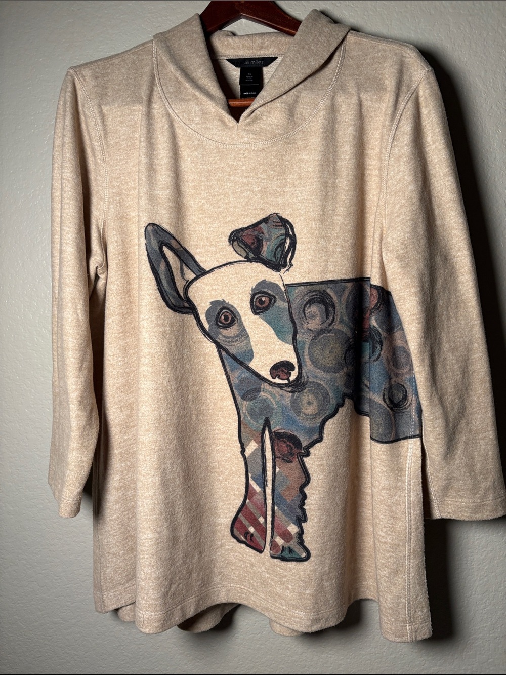 Ali Miles Beige Pullover with Multicolor Dog Graphic
